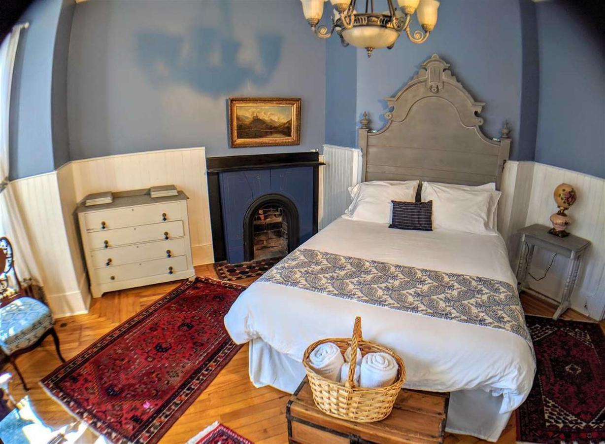 Carlisle House Inn Annapolis Royal Room photo